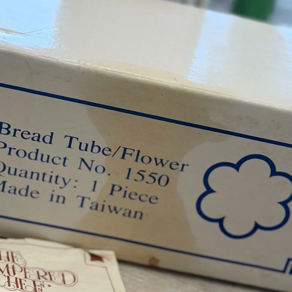 The Pampered Chef Bread Tube. Flower Shape | Metal | With Box & Instructions GUC